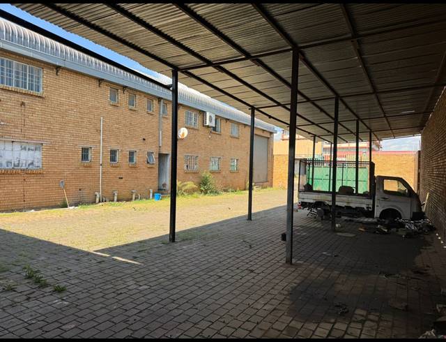 1,200M² WAREHOUSE TO LET IN PRETORIA WEST